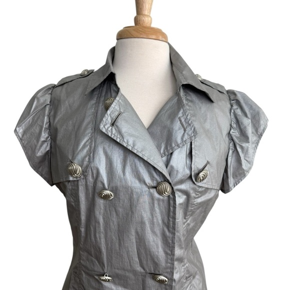 Vertigo Paris Silver Double-Breasted Cap Sleeves Top Size Large - Picture 2 of 8